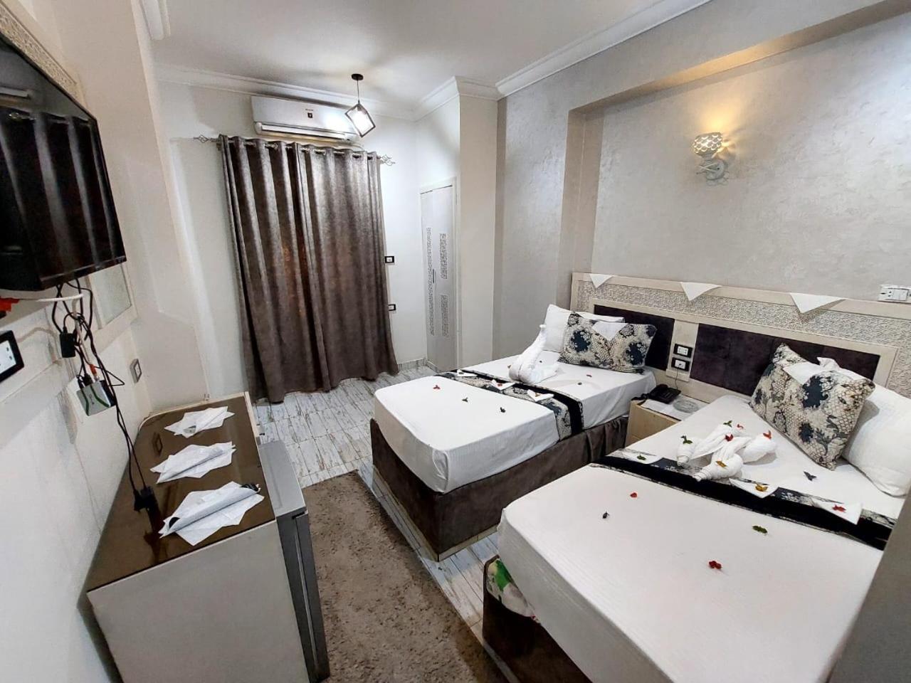 Al Amir Palace Hotel Suwhaj Buitenkant foto
