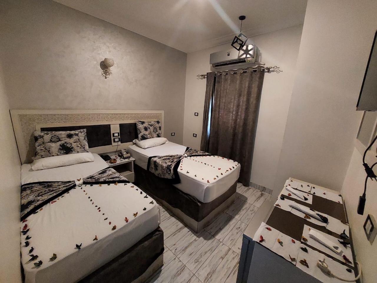 Al Amir Palace Hotel Suwhaj Buitenkant foto