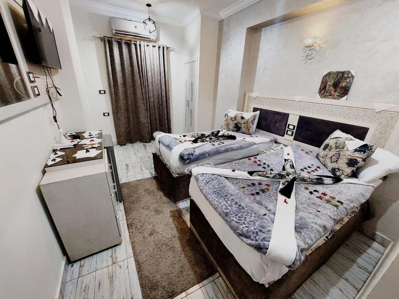 Al Amir Palace Hotel Suwhaj Buitenkant foto